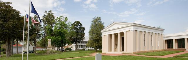 Local bank opens new, modern-design branch in Powhatan.